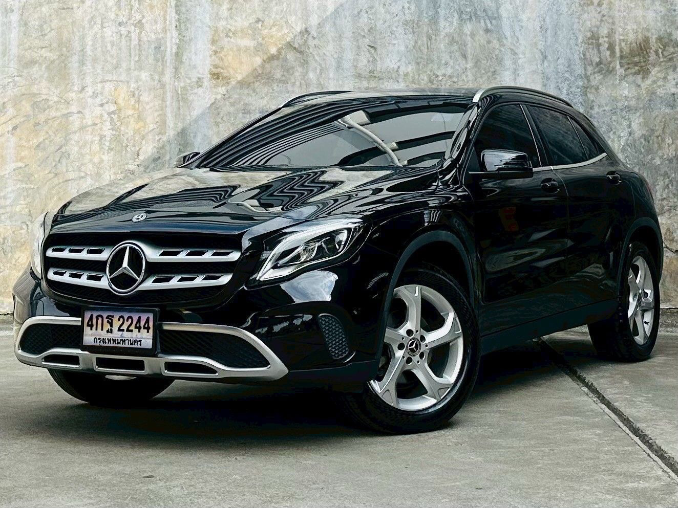 Mercedes-Benz GLA200 W156 ปี 2020