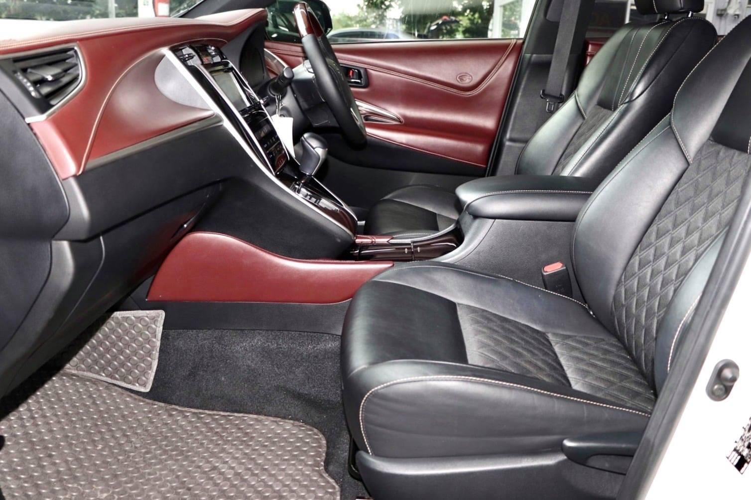 TOYOTA HARRIER 2.0 Premium ปี2014