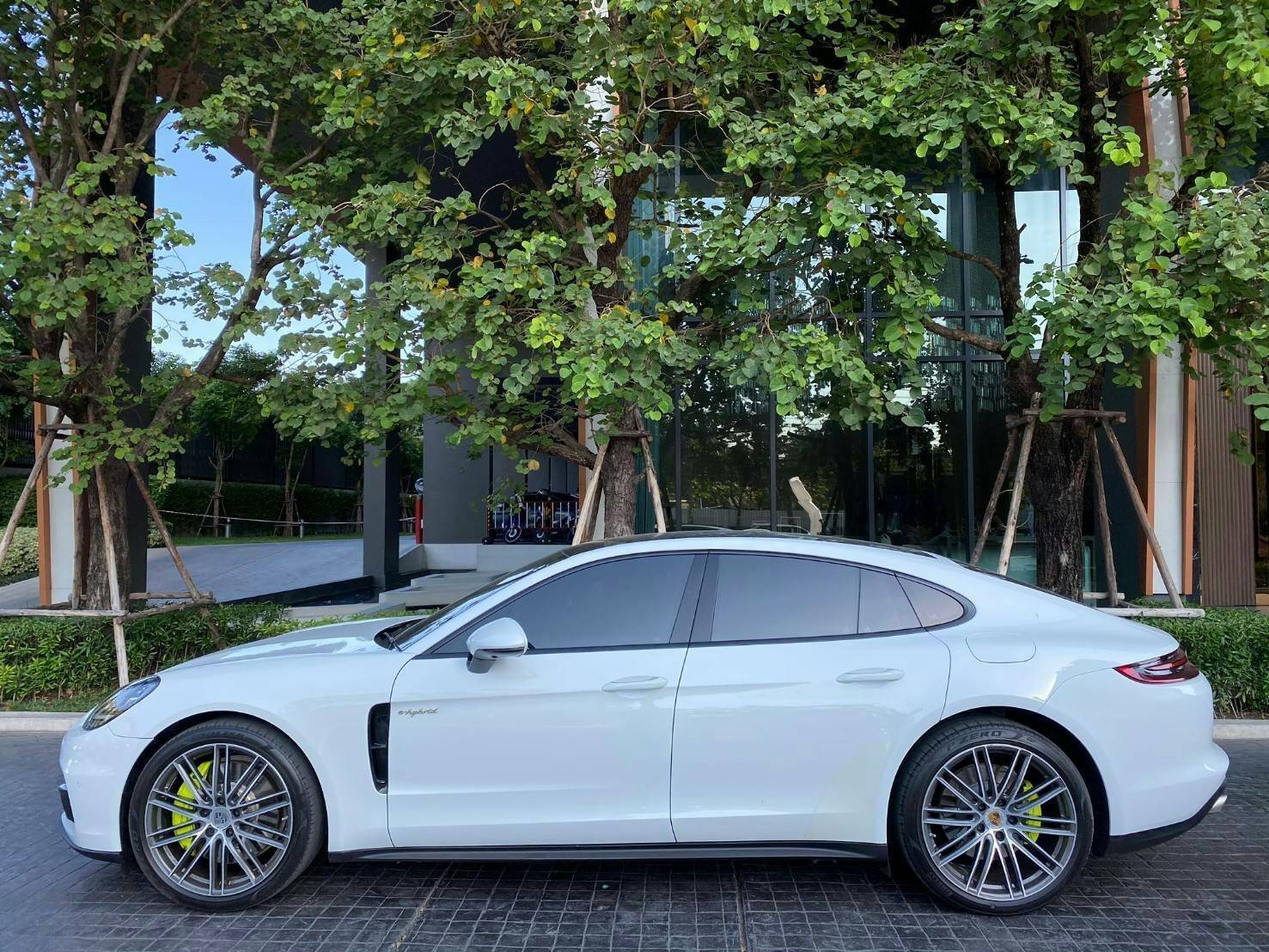 Porsche Panamera E 4hybrid ปี 2019