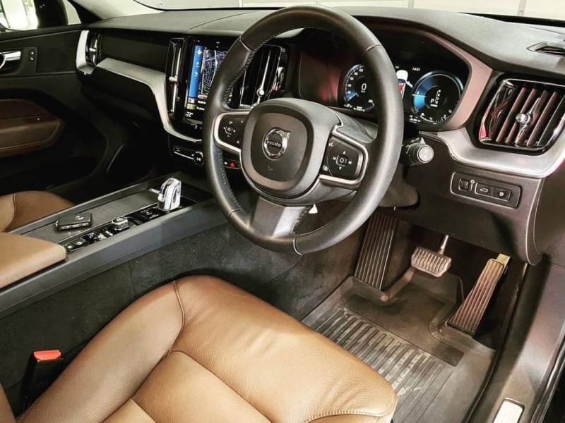 Volvo XC60 2.0 Turbo 4WD T8 Momentum Plugin Hybrid ปี 2018