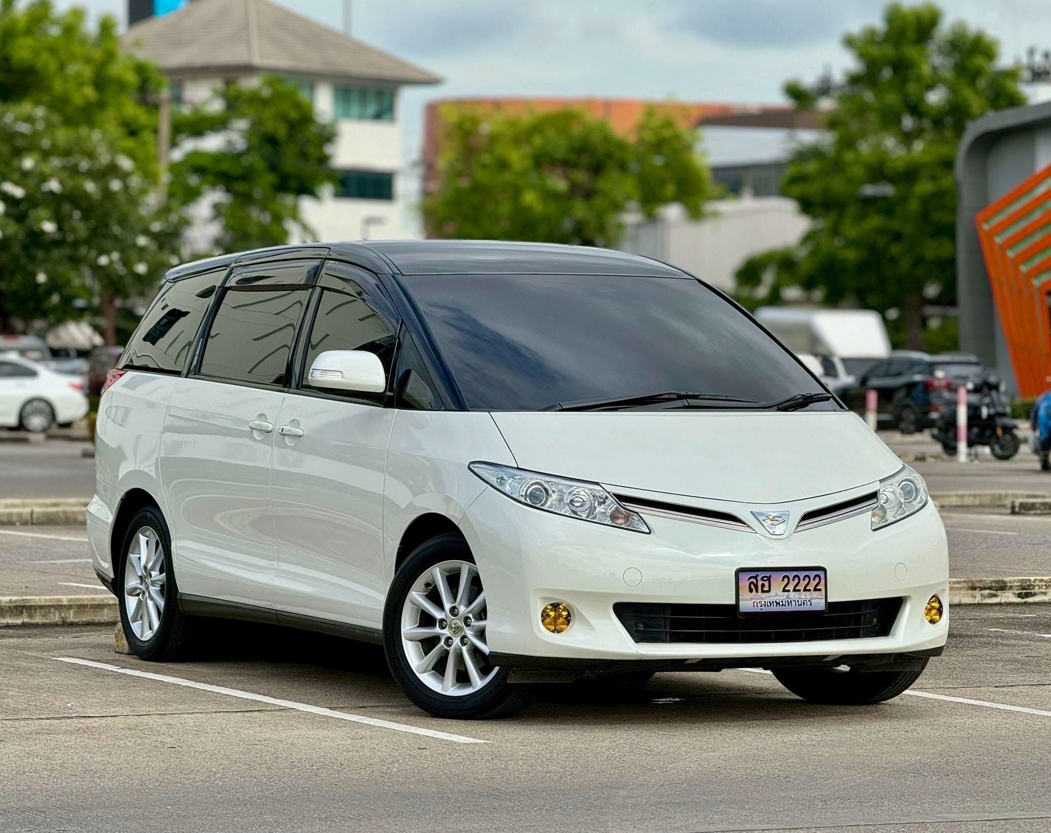 Toyota Estima 2.4G MNC AT สีขาว ปี2013