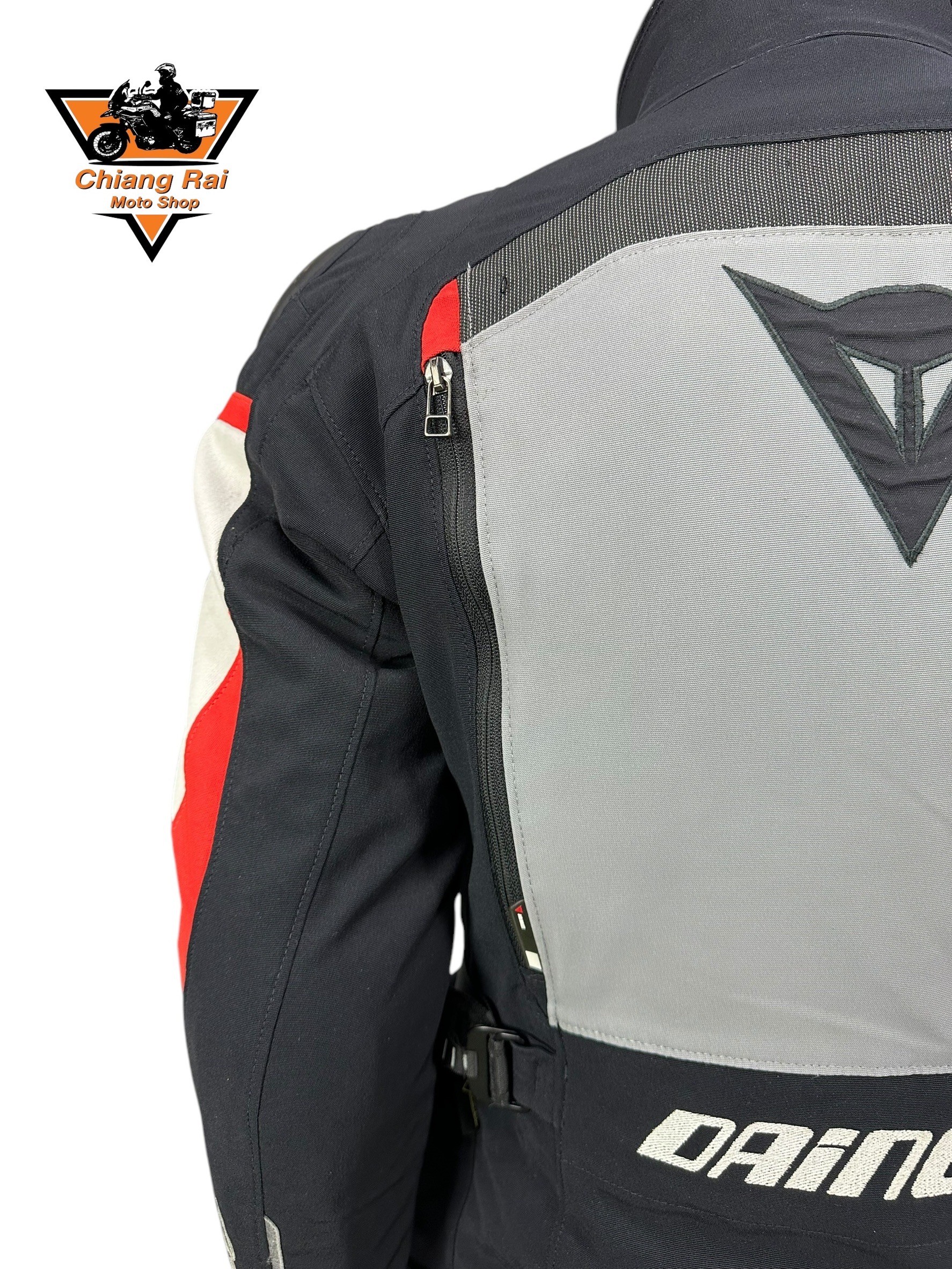 ชุดสำหรับขี่มอเตอร์ไซด์ (มือสอง) SET 027 ชุดทัวริ่ง เสื้อการ์ด + กางเกง ยี่ห้อ***dainese***