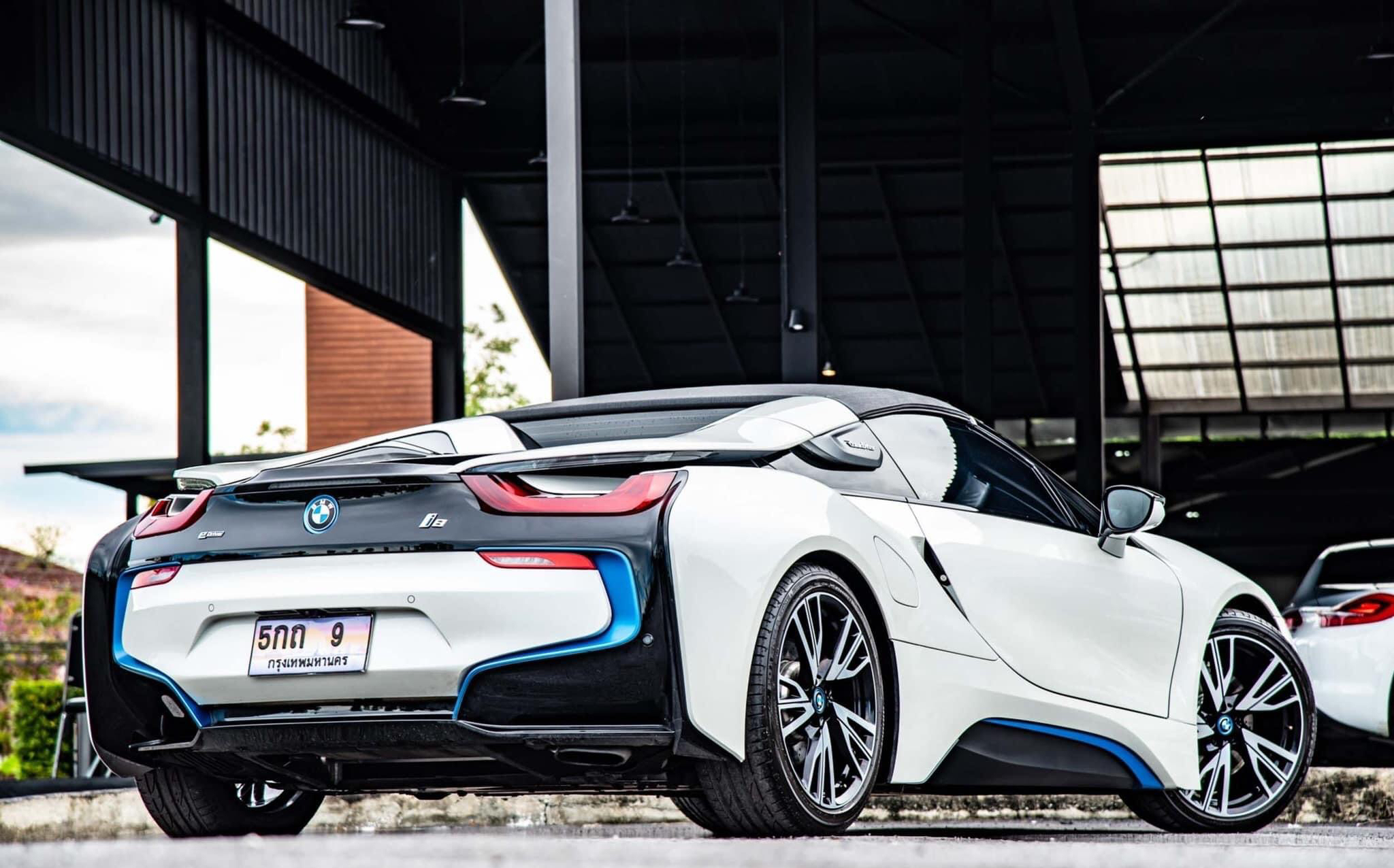 BMW i8 Roadster หลังคาผ้า Soft Top ปี 2020