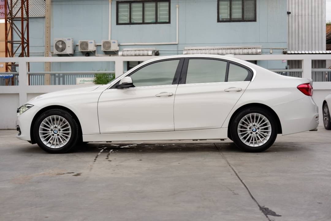 BMW 320d (F30)Lci Diesel ปี 2017
