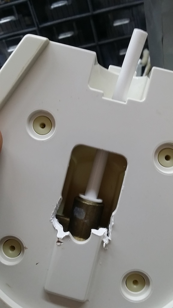 ซ่อมเครื่องกรองน้ำ ยี่ห้อ STIEBEL ELTRON รุ่น 1511-222303 ตัวล็อคท่อส่งน้ำแตก