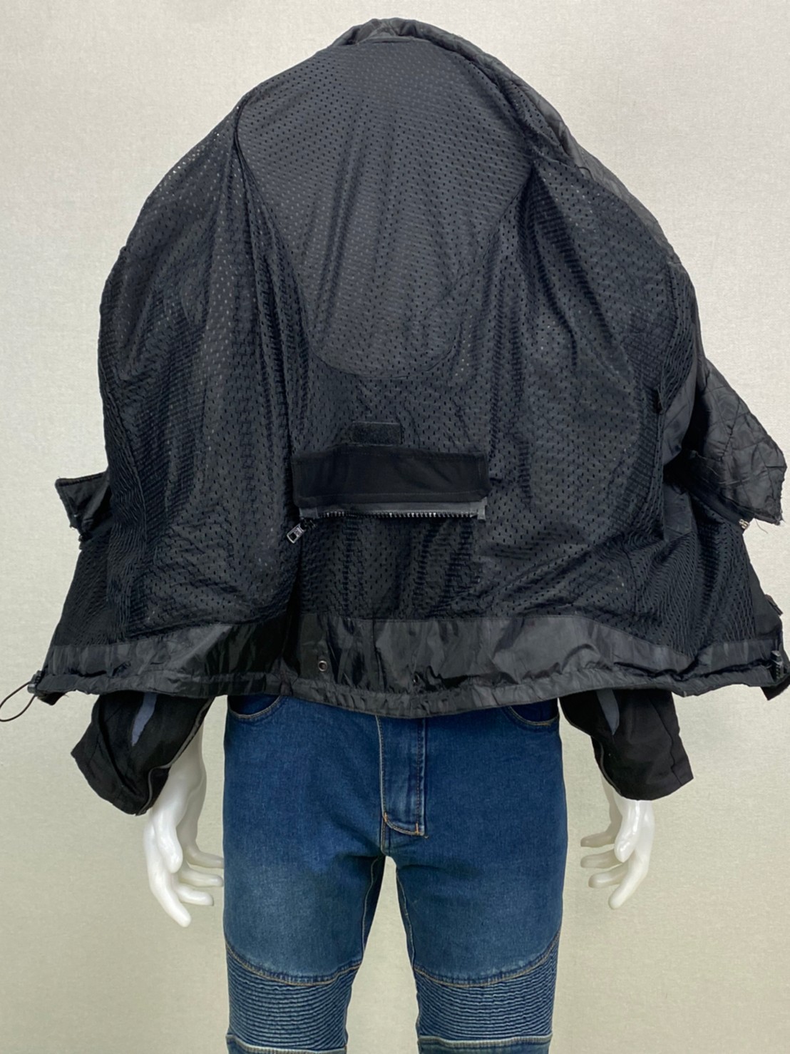 เสื้อขี่มอเตอร์ไซด์( มือสอง) RCTA 241 อก 52" ยาว 27" ยี่ห้อ**Outback**