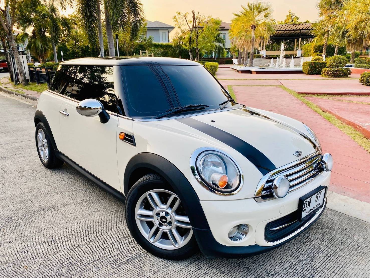 MINI COOPER Look 2 Lci ปี 2012