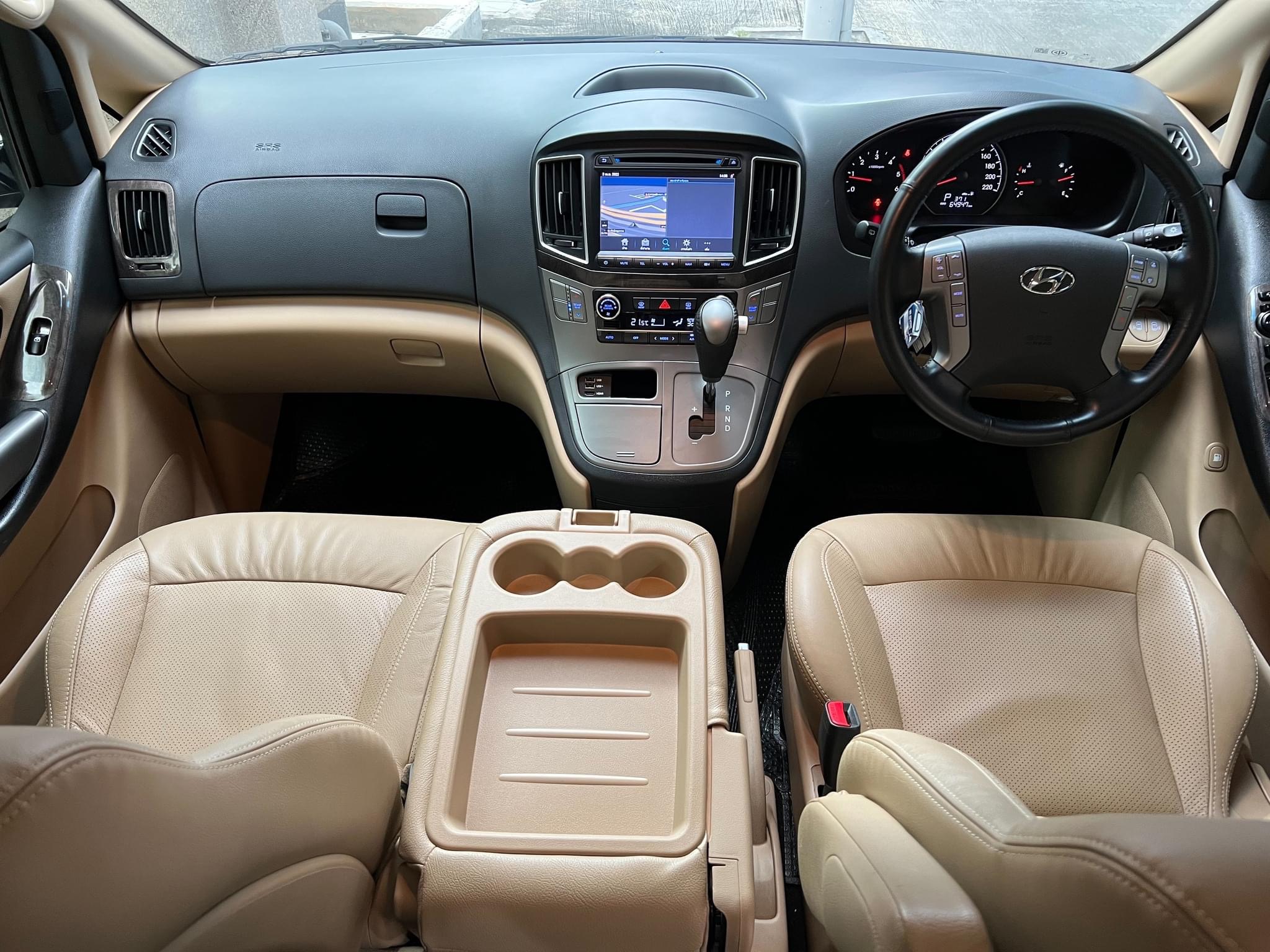 HYUNDAI H1 DELUXE TOP ปี 2017