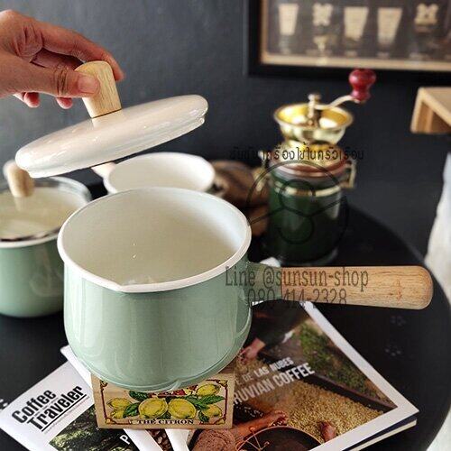 093.สีใหม่น่ารักมาก หม้อด้ามเคลือบอีนาเมล 15 cm. ความจุ 1.5 ลิตร IKEA มีสินค้าพร้อมส่ง (ไม่รับผิดชอบความเสียหายที่เกิดจากบ.ขนส่ง)