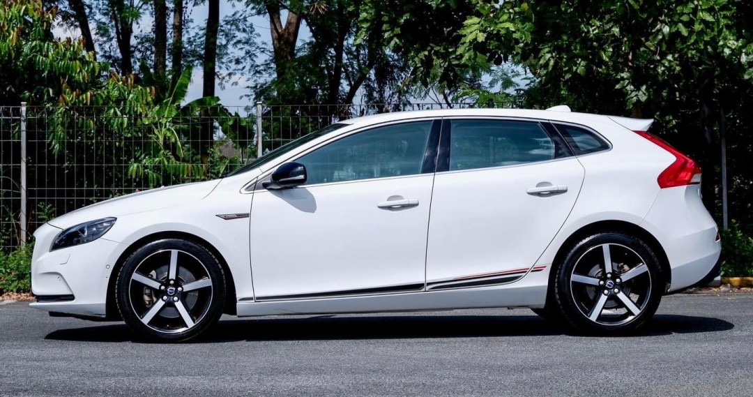 Volvo V40 T5 R-Limited รุ่นพิเศษพร้อม Tune Polestar Performance 245PS ปี 2016
