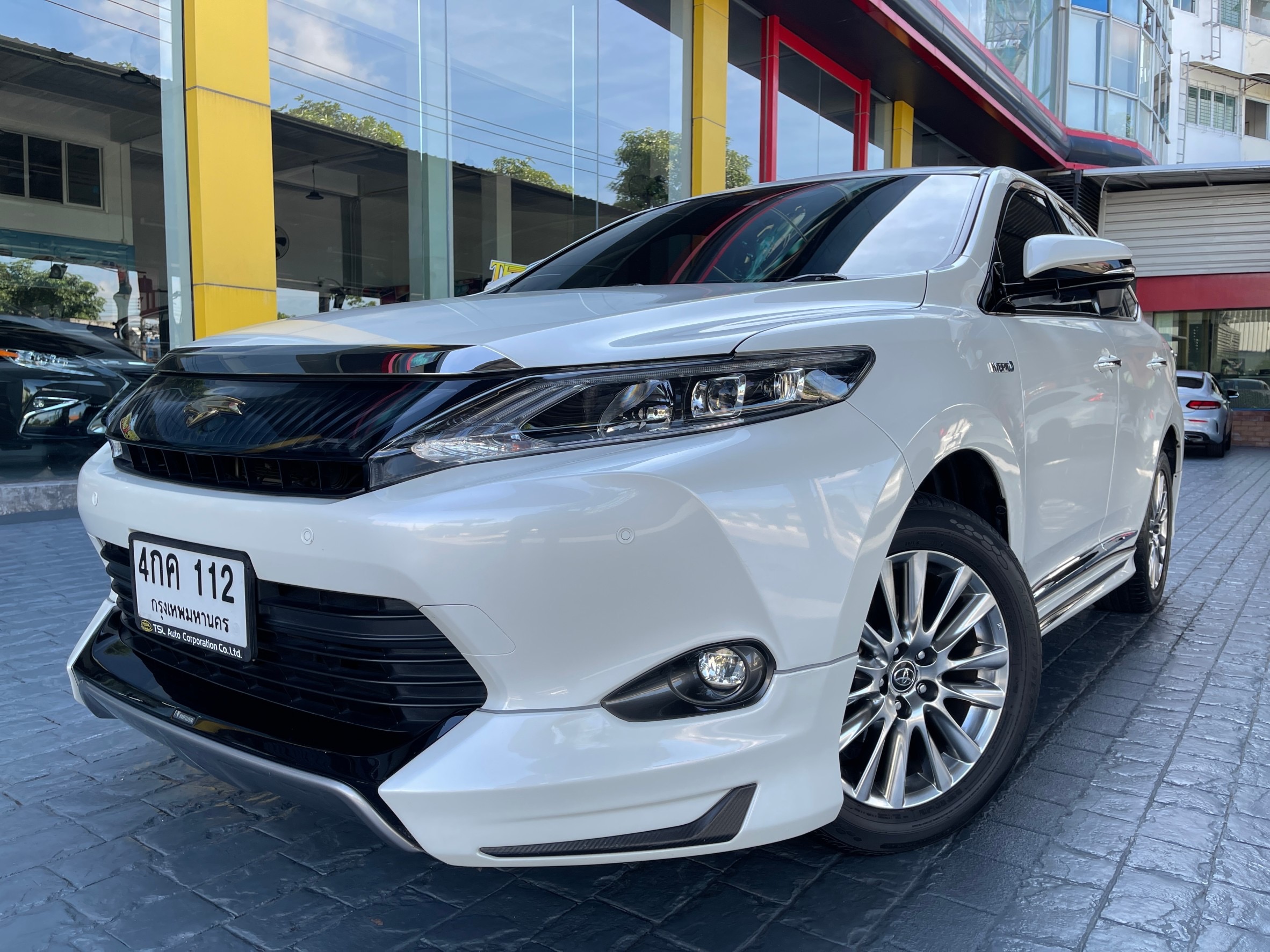 Toyota Harrier 2.5 Hybrid ปี 2015