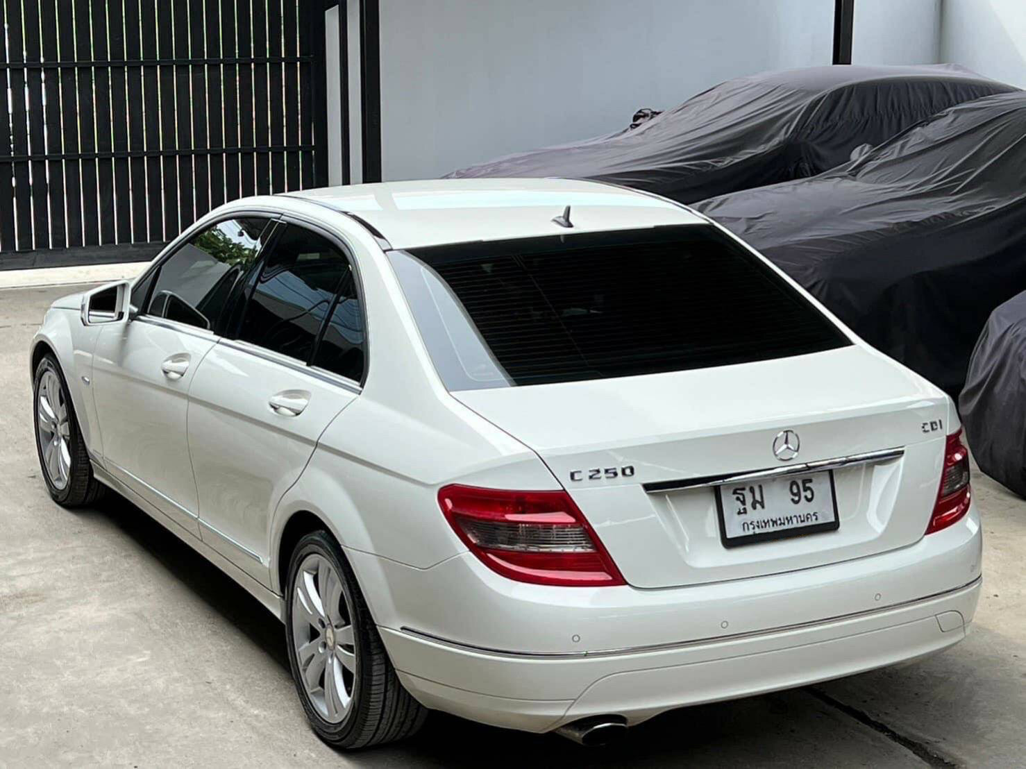 MERCEDES BENZ C-CLASS C250 CDI (ดีเซล) w204 ปี 2011