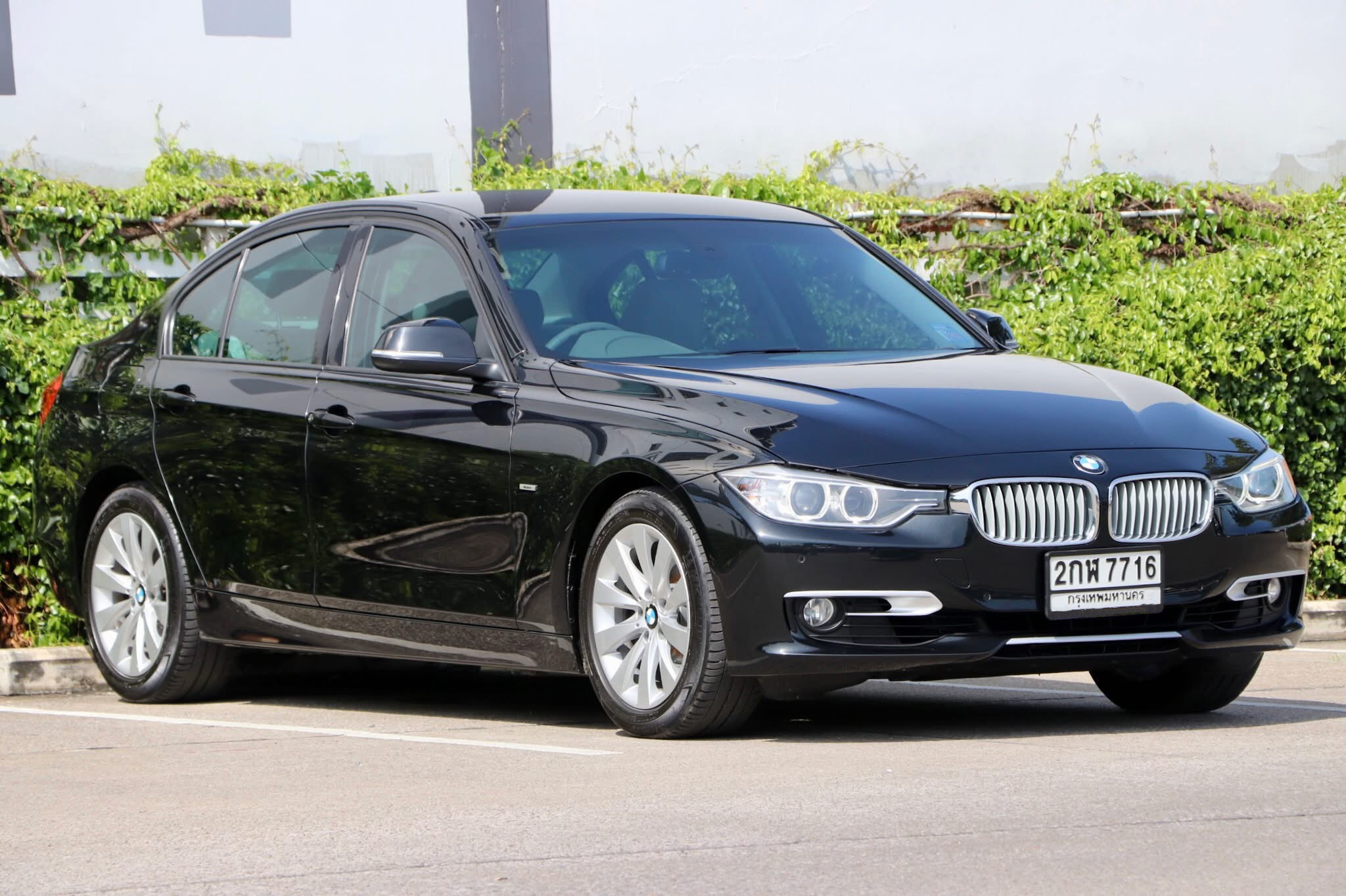 BMW Series 320i LCI F30 ปี2014
