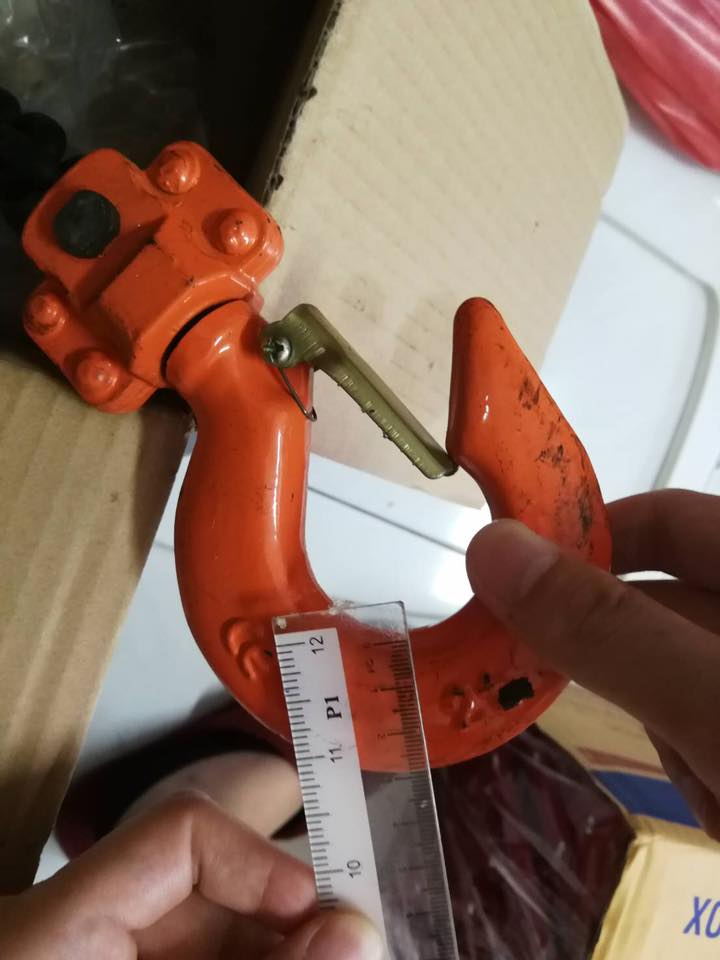 รอกโซ่มือโยก STARWAY โซ่ยาว 1.5 เมตร (กำมะลอ)