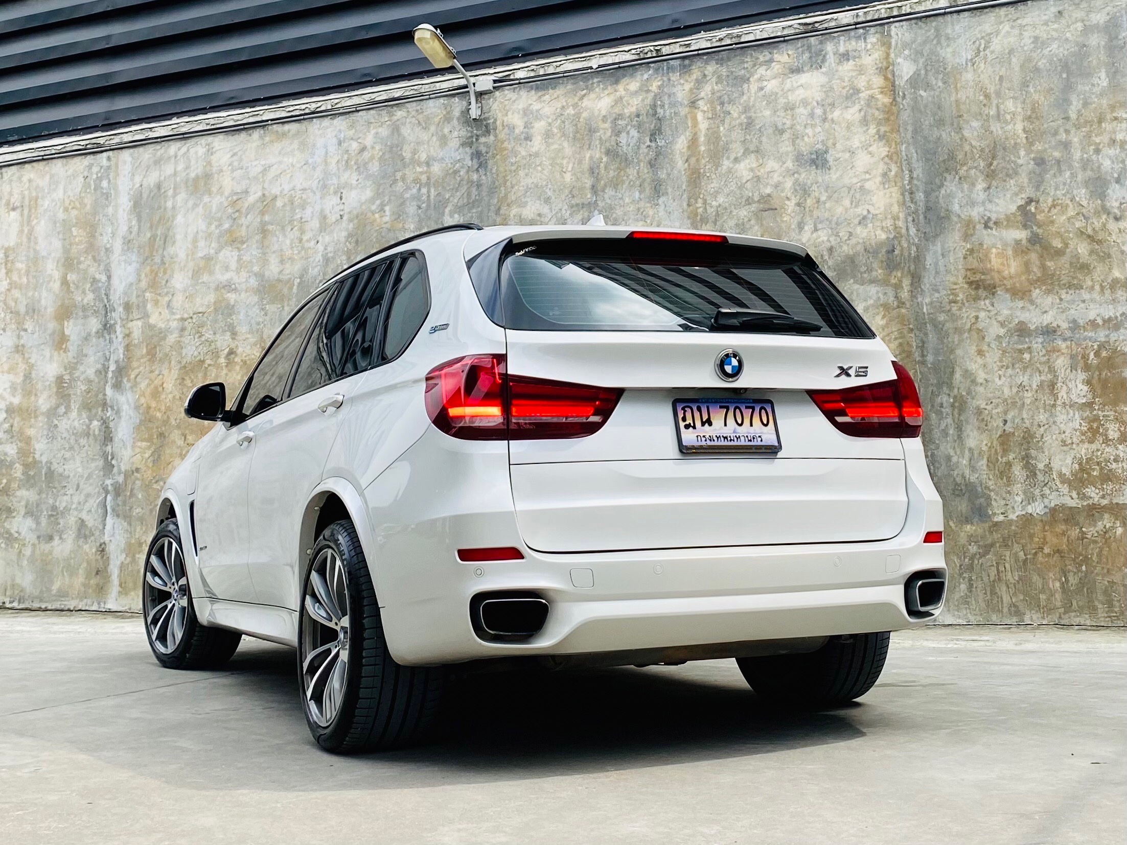 BMW X5 xDRIVE 40e M SPORT โฉม F15 ปี 2017