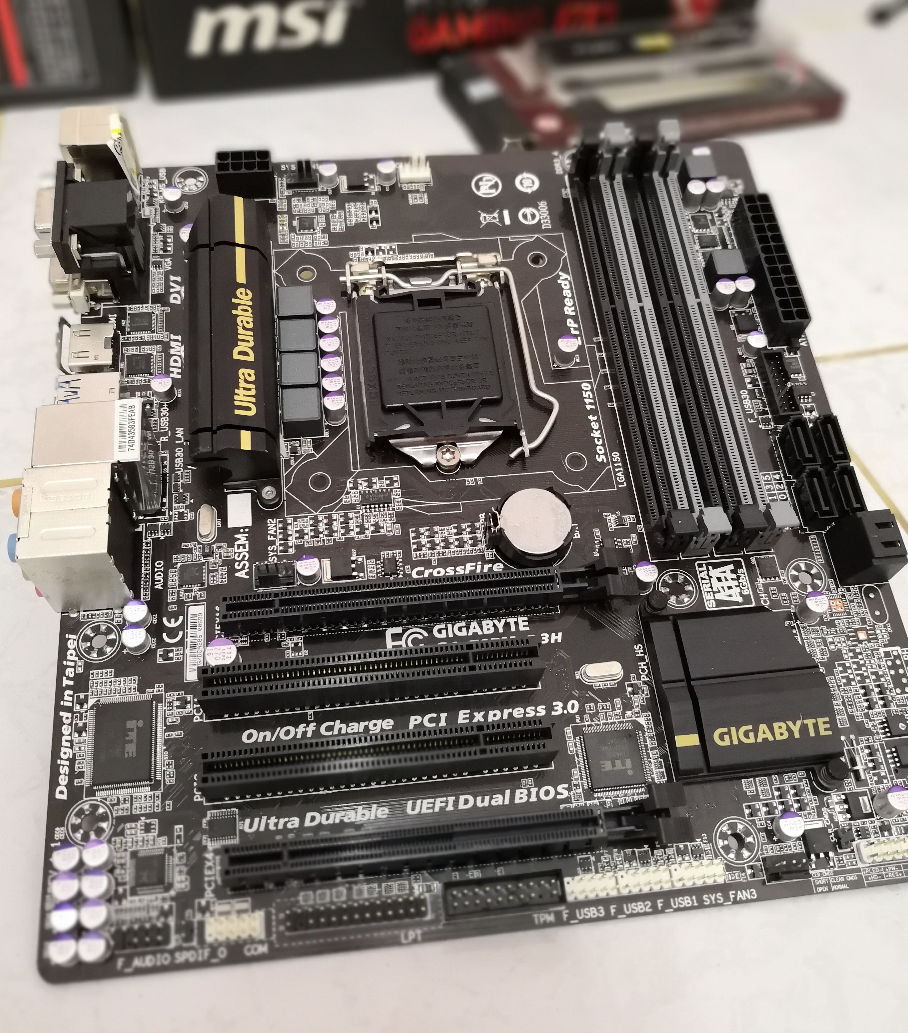 GIGABYTE Z87M-D3H