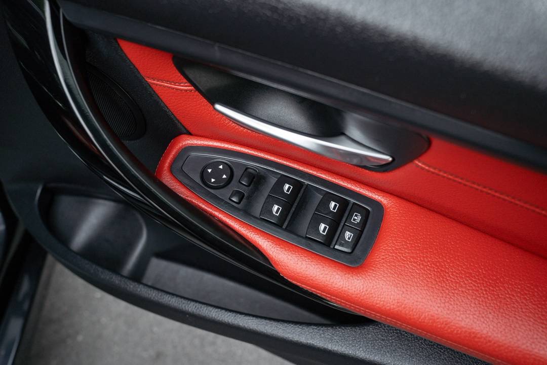 BMW 320i Sport ปี2013