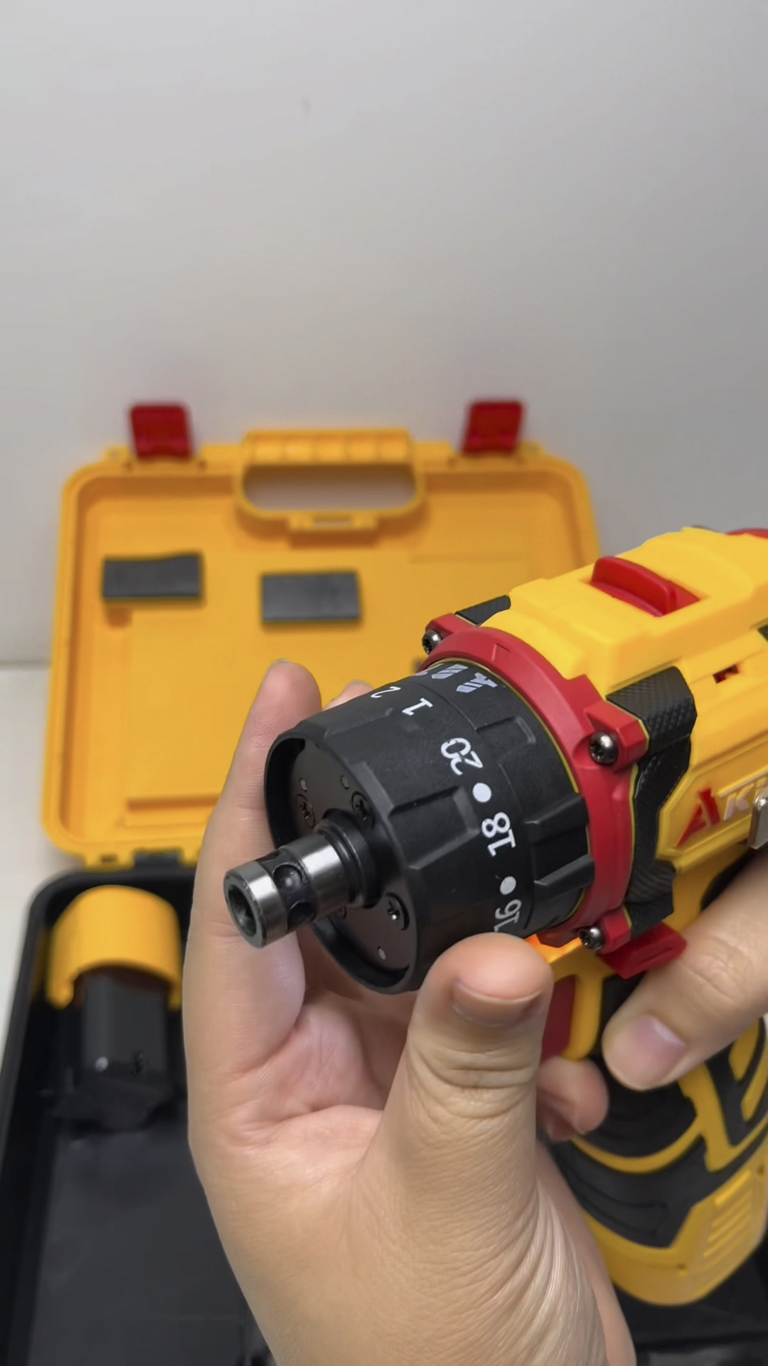 สว่านไขควงกระแทกไร้สาย 2in1 ยี่ห้อ AKITA รุ่น AK-SCDB-16.8V