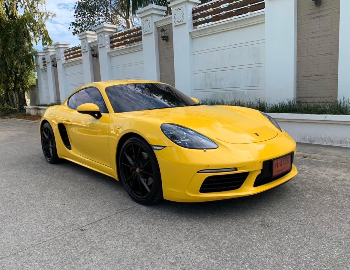 Porsche 718 Cayman ปี 2019