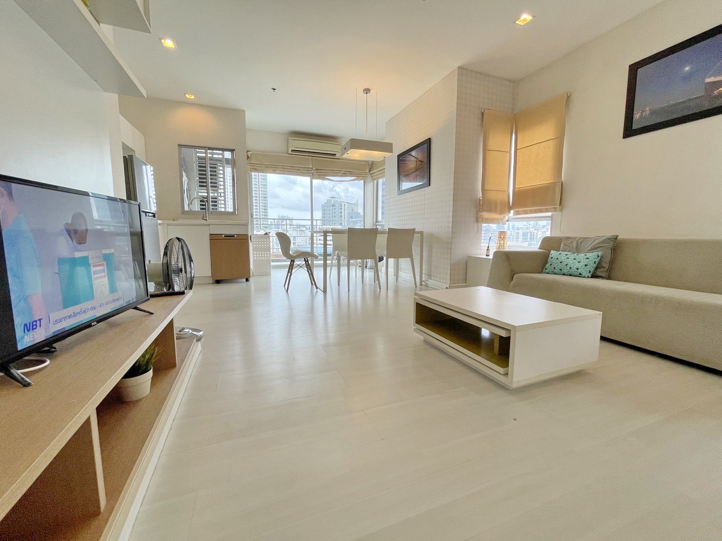 ให้เช่า The Room รัชดา-ลาดพร้าว 2 ห้องนอน ( ห้องมุม 62 ตรม.)