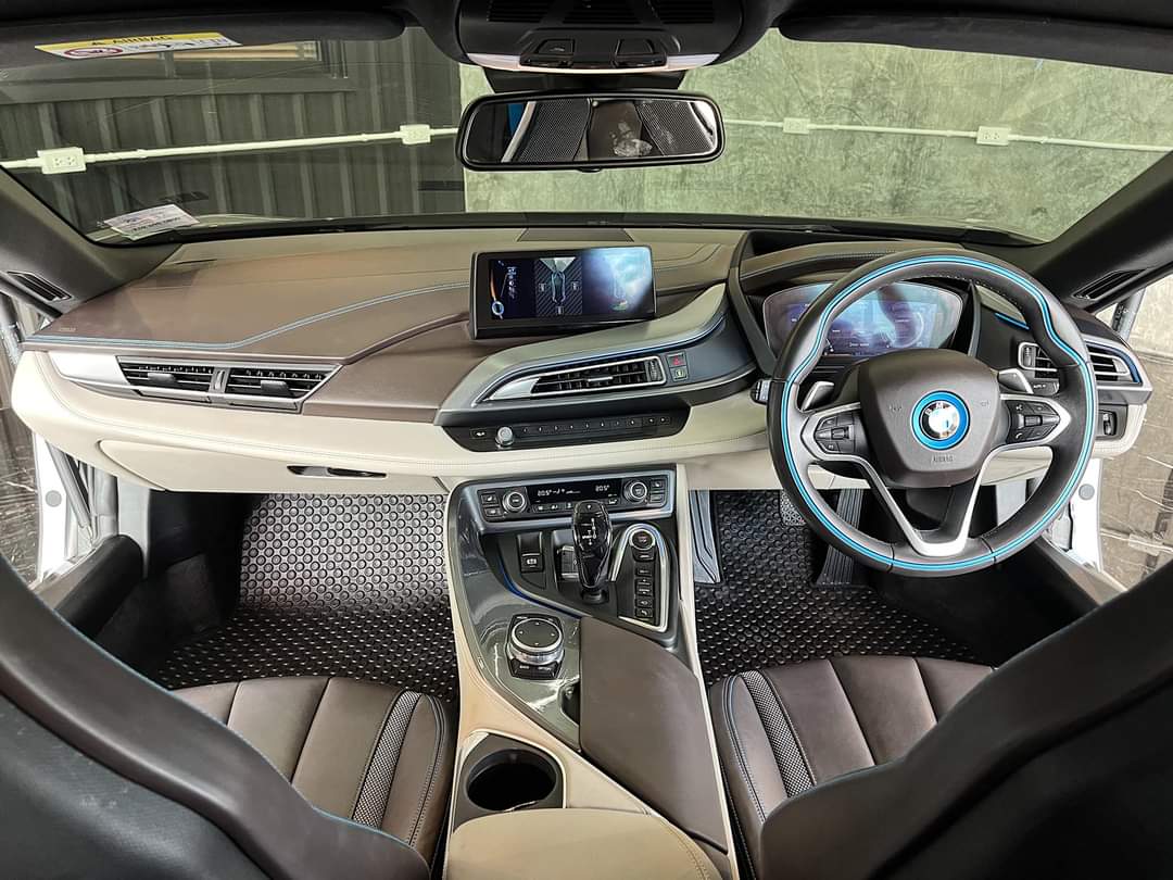 BMW i8 eDrive ปี 2015
