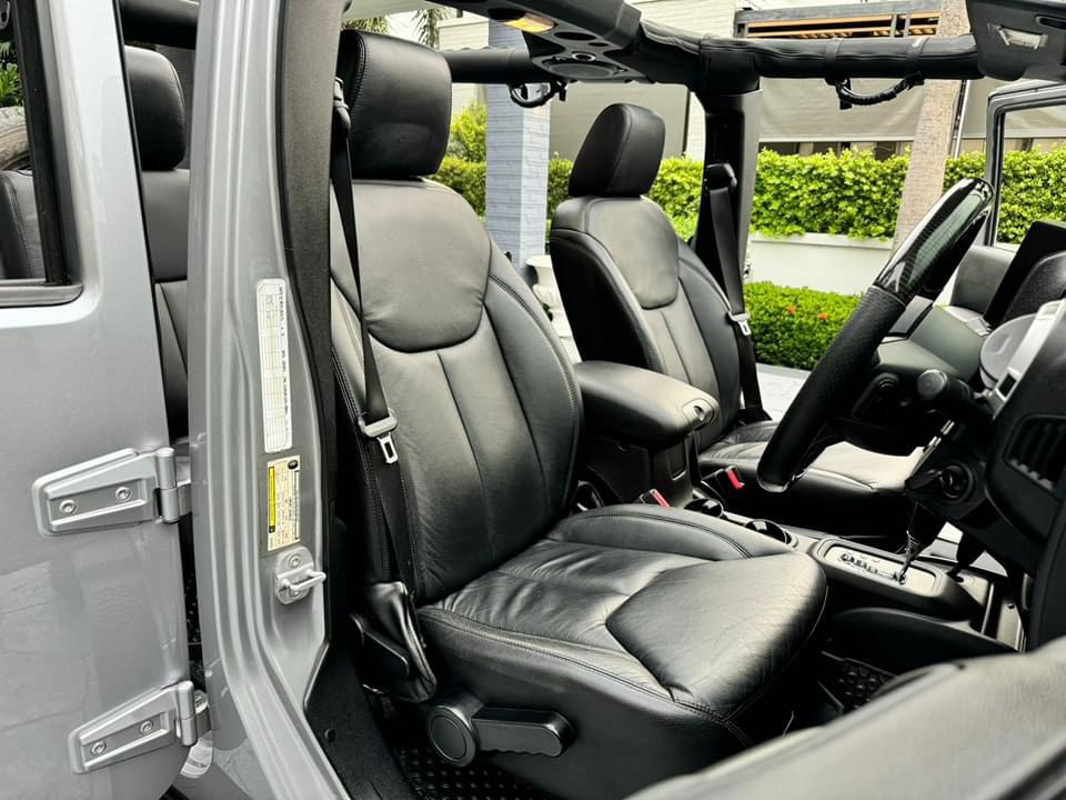 JEEP Wrangler Sahara 2.8 Crd ดีเซล ( JK ) 4wd Ultimate ปี 2014