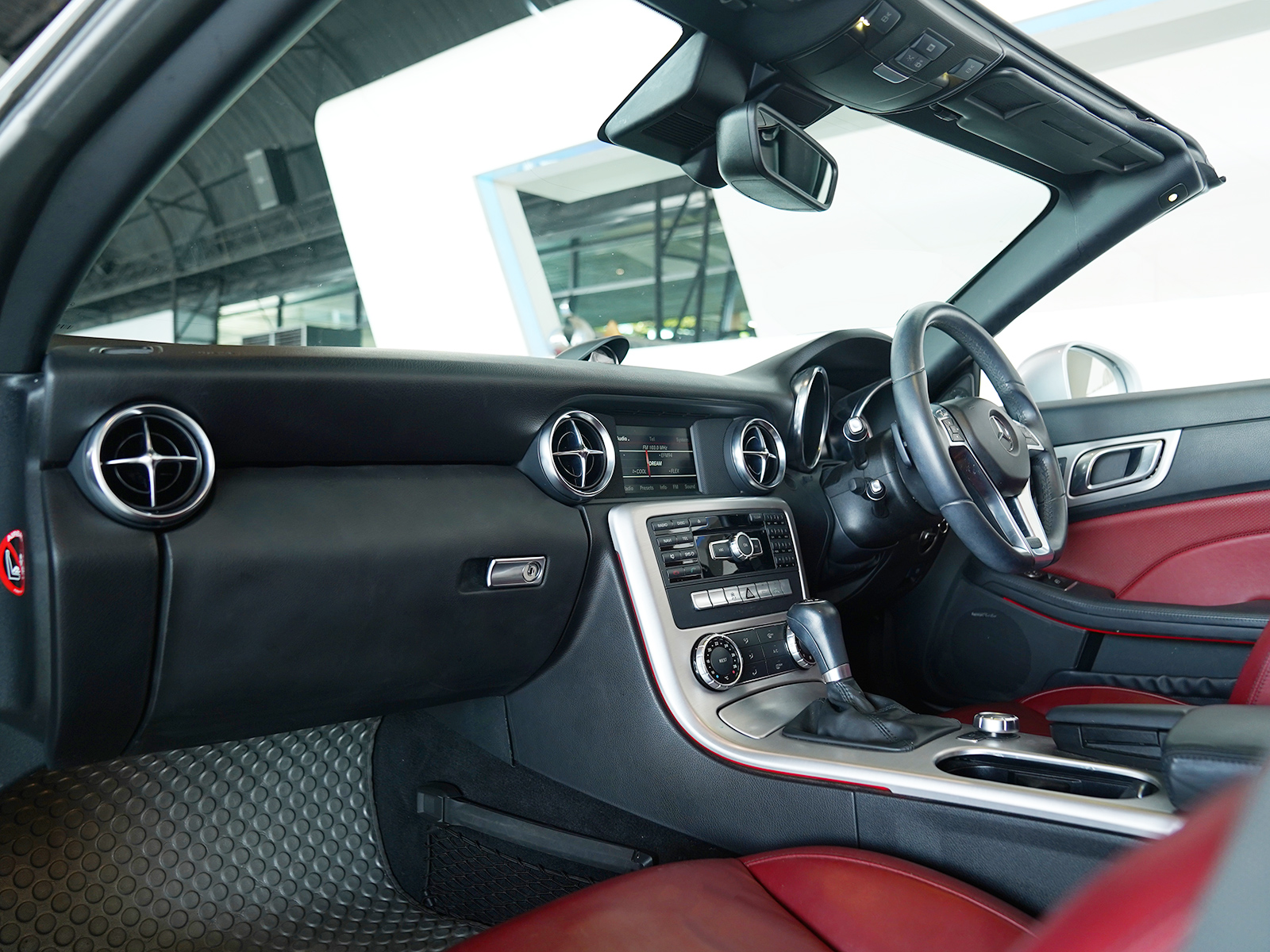 MERCEDES BENZ SLK200 AMG ปี 2013