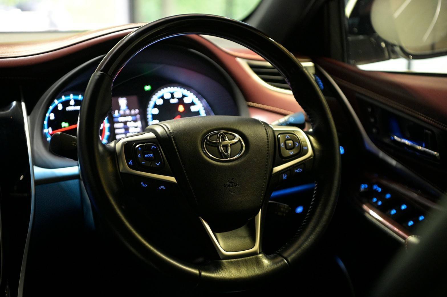 TOYOTA HARRIER 2.0 เบนซิน ปี 2014