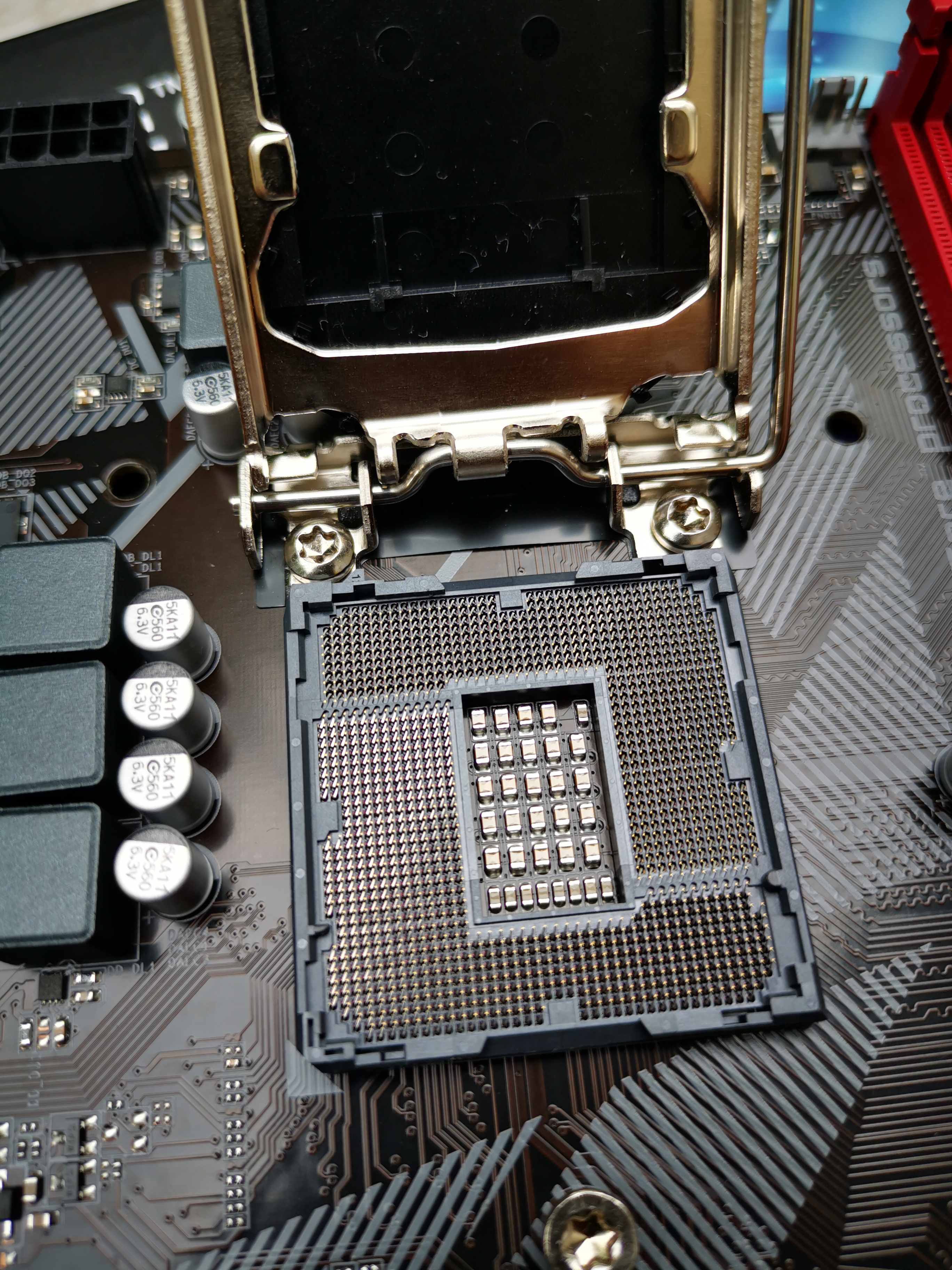 GIGABYTE B460M GAMING