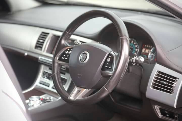 Jaguar XF ปี 2012