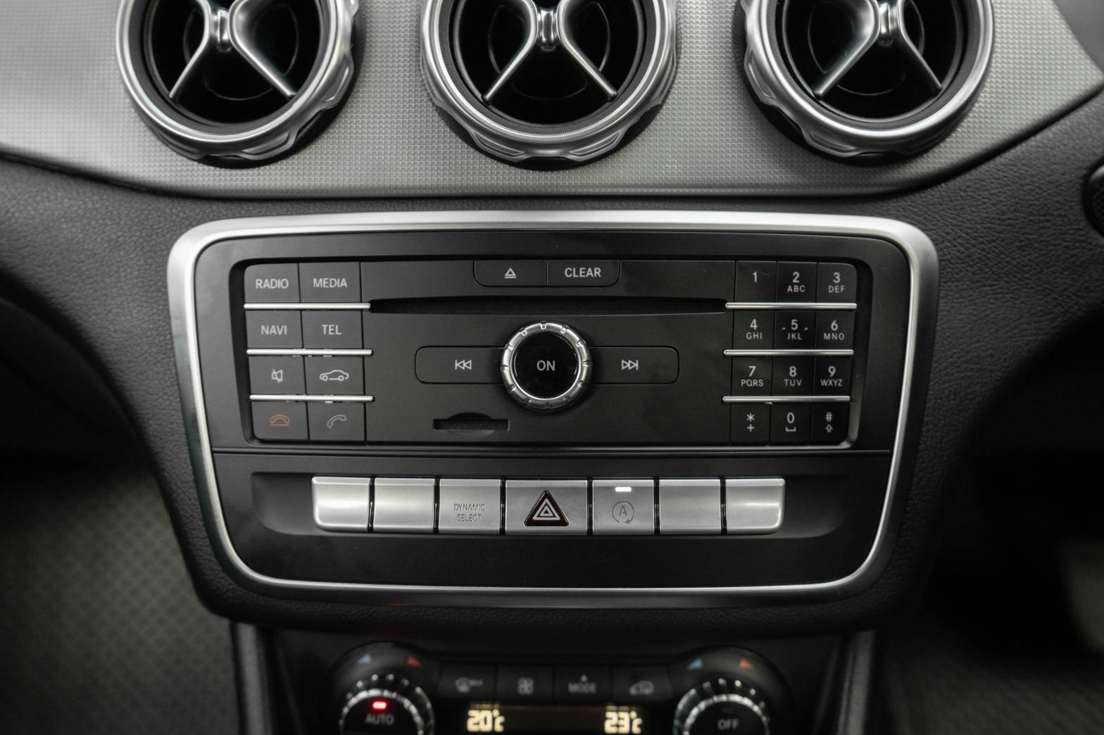 MercedesBenz GLA200 URBAN Cirrcus White W156 ปี 2020