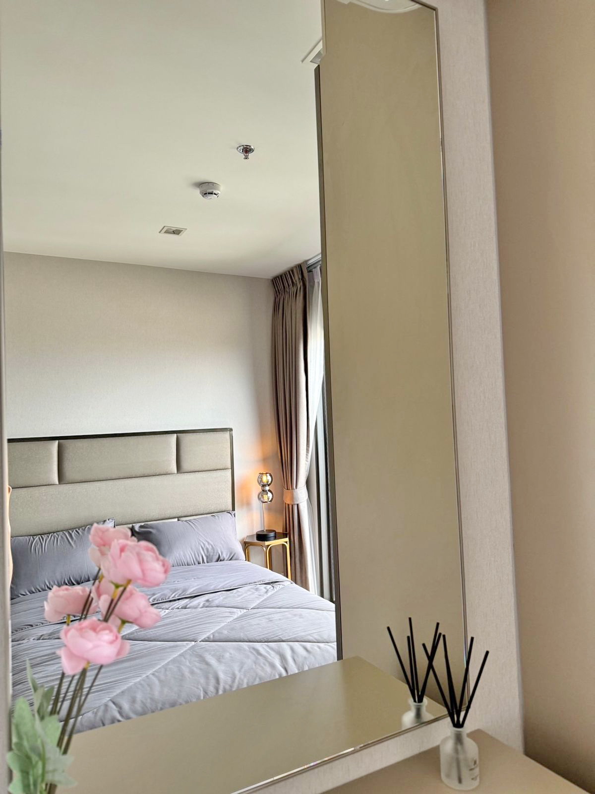 ให้เช่า The Politan Aqua ห้องวิวแม่น้ำเจ้าพระยา มี* เครื่องซักผ้าฝาหน้า LG 9 กก