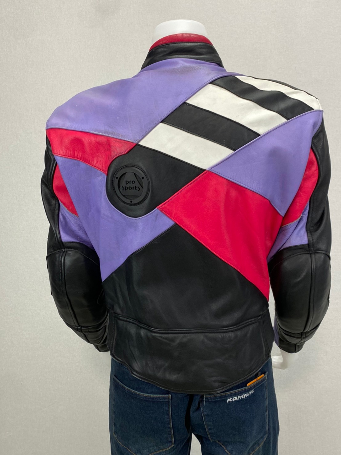 เสื้อการ์ดสำหรับขี่มอเตอร์ไซด์( มือสอง) RCSS 007: อก 40" ยาว 21" ** Hein Gerickc**