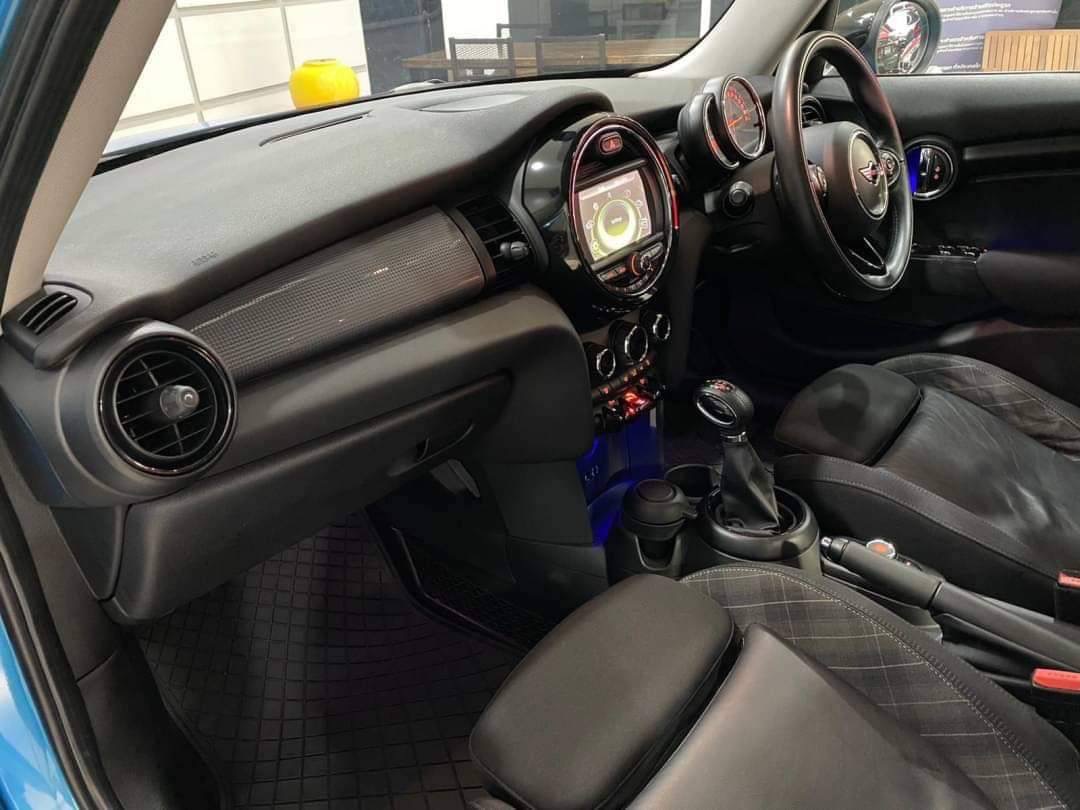 Mini Copper A 5 TURER RHD 1.5 turbocharged V3 F55 CBU ปี 2015