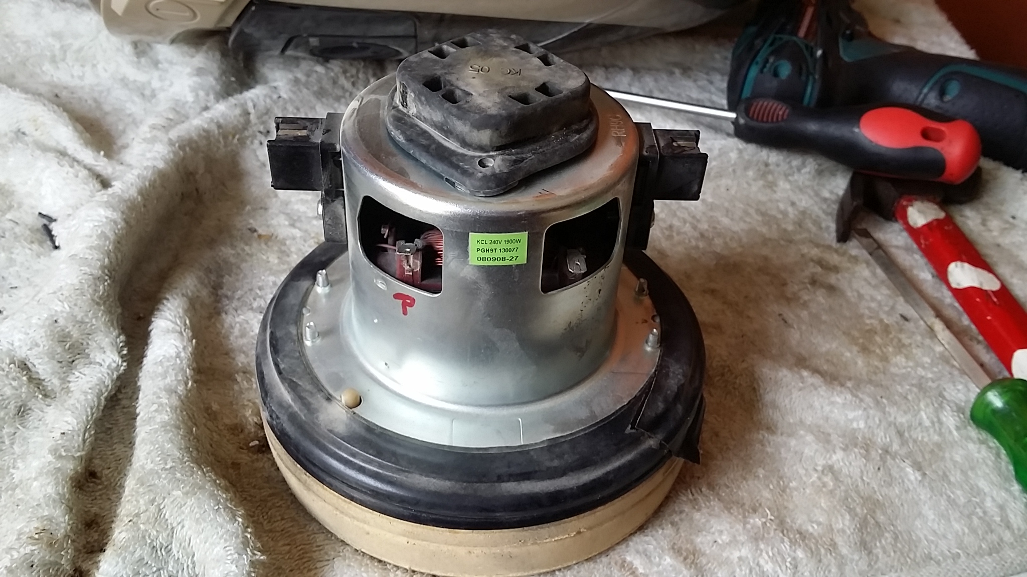 ซ่อมเครื่องดูดฝุ่น ยี่ห้อ HITACHI รุ่น CV-SH20V อาการเปิดไม่ติดเครื่องไม่ทำงาน