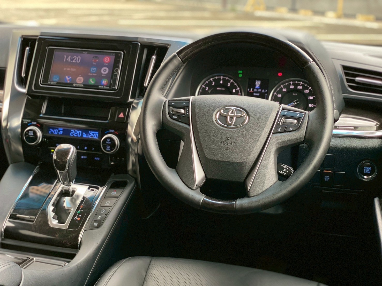 Toyota Vellfire 2.5 ZG ปี 2015