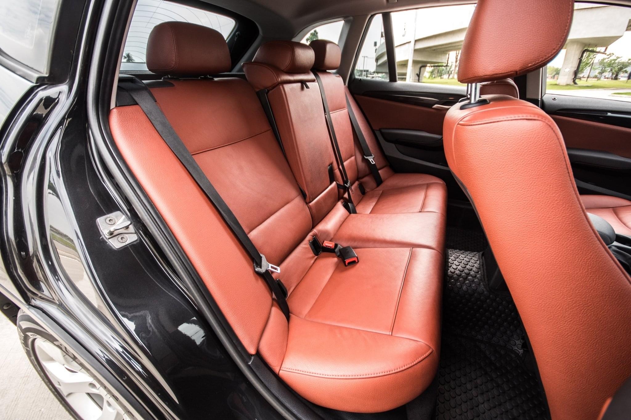 BMW X1 sDrive18i Highline ปี 2011