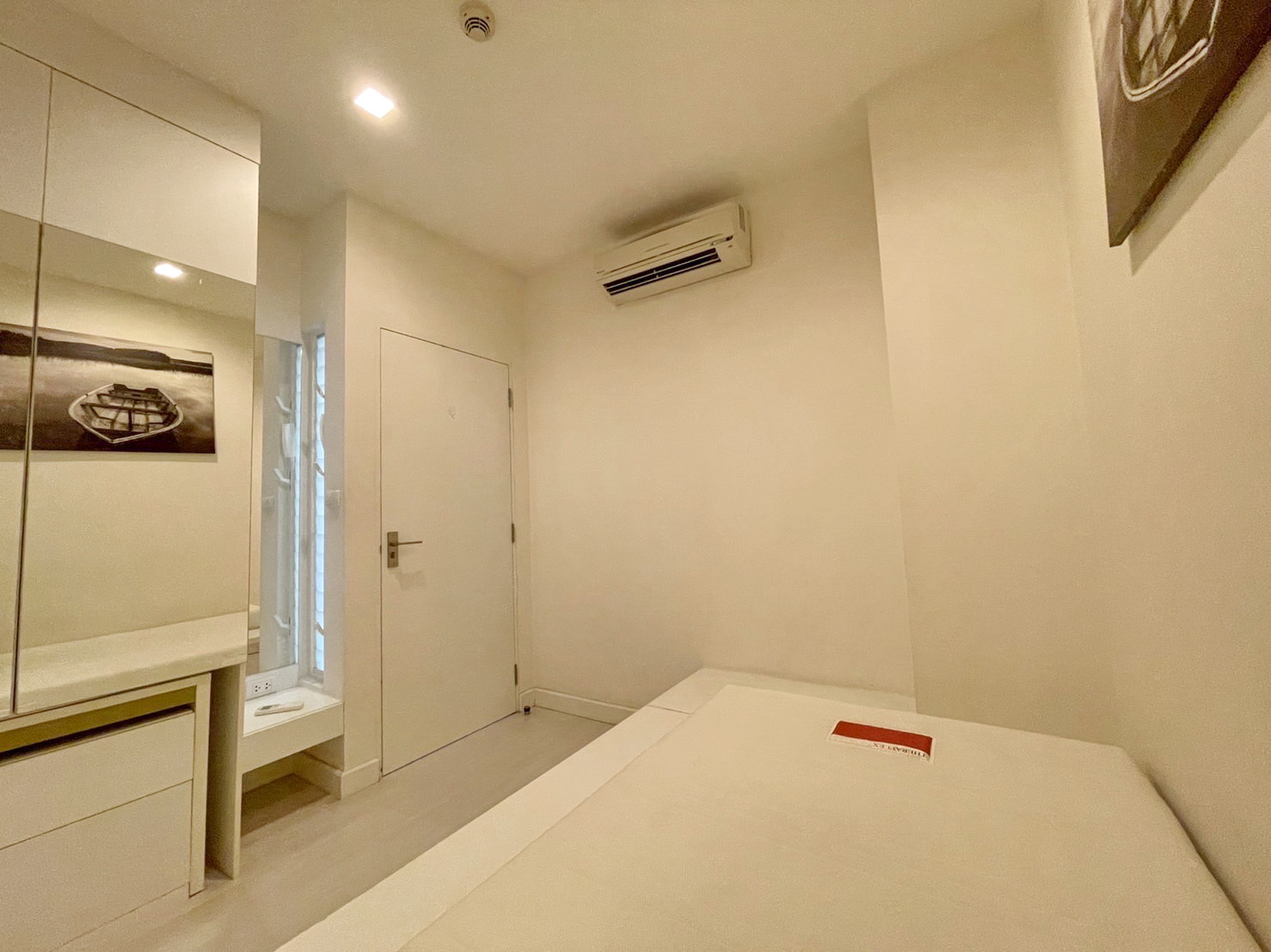 ให้เช่า The Room รัชดา-ลาดพร้าว 2 ห้องนอน ( ห้องมุม 62 ตรม.)