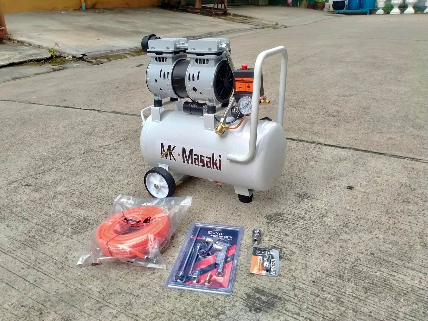 ปั๊มลม ออยฟรี 30 ลิตร ยี่ห้อ Masaki พร้อมใช้งาน