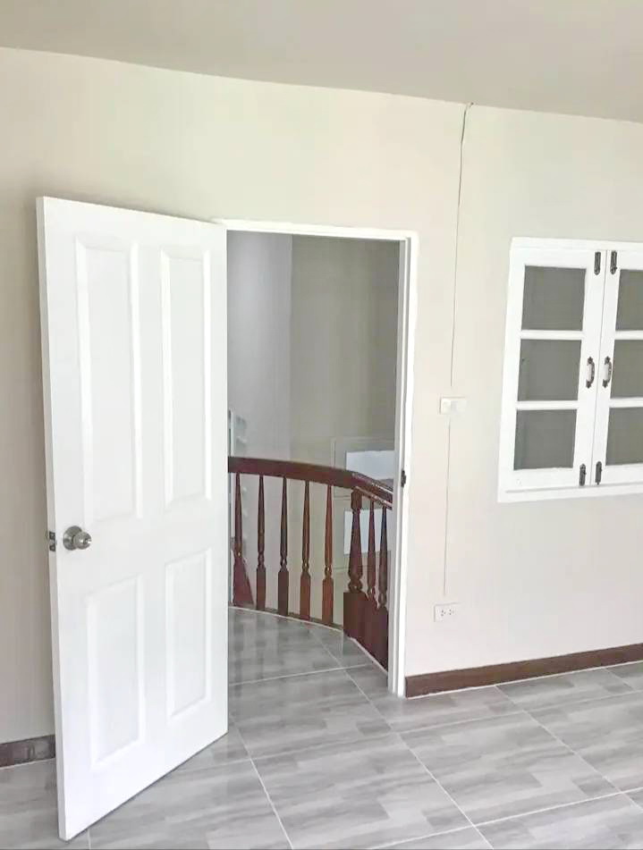 ให้เช่า ทาวน์เฮ้า2.5ชั้น ใกล้ รพ.กรุงสยามเซนต์คาลอส ปทุมธานี