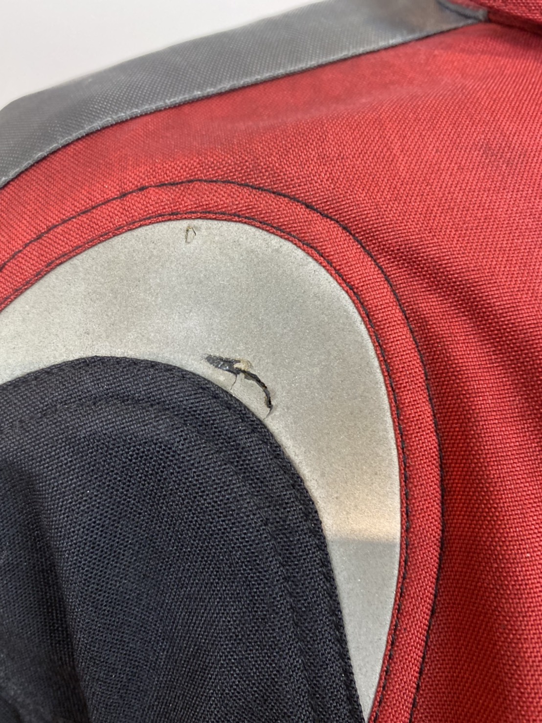 เสื้อขี่มอเตอร์ไซด์( มือสอง) RCT 661 (SALE) อก 50" ยาว 32"(XL)ยี่ห้อ **รีเวนเจอร์**