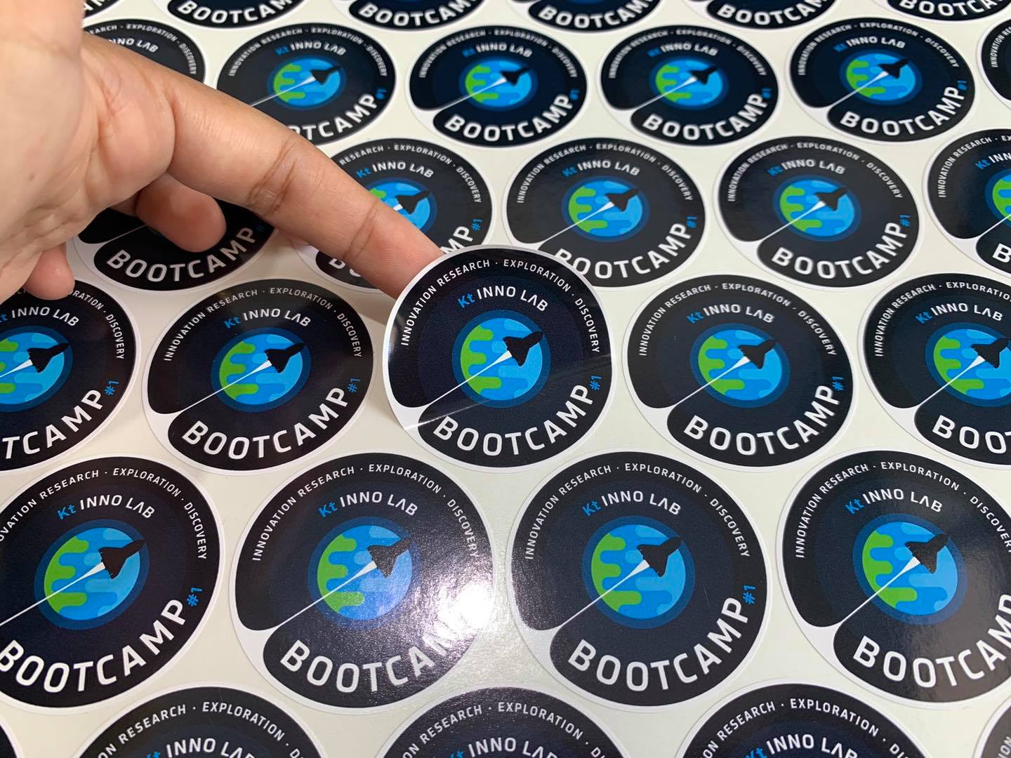 ฉลากสินค้าสติ๊กเกอร์พีวีซี (PVCขาว)