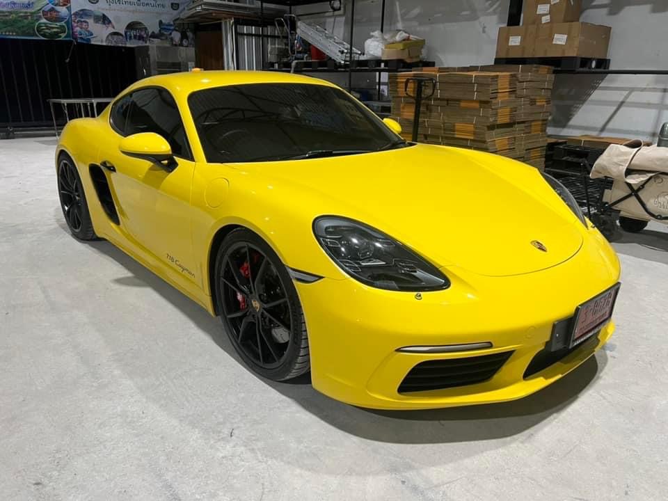 Porsche 718 Cayman ปี 2021