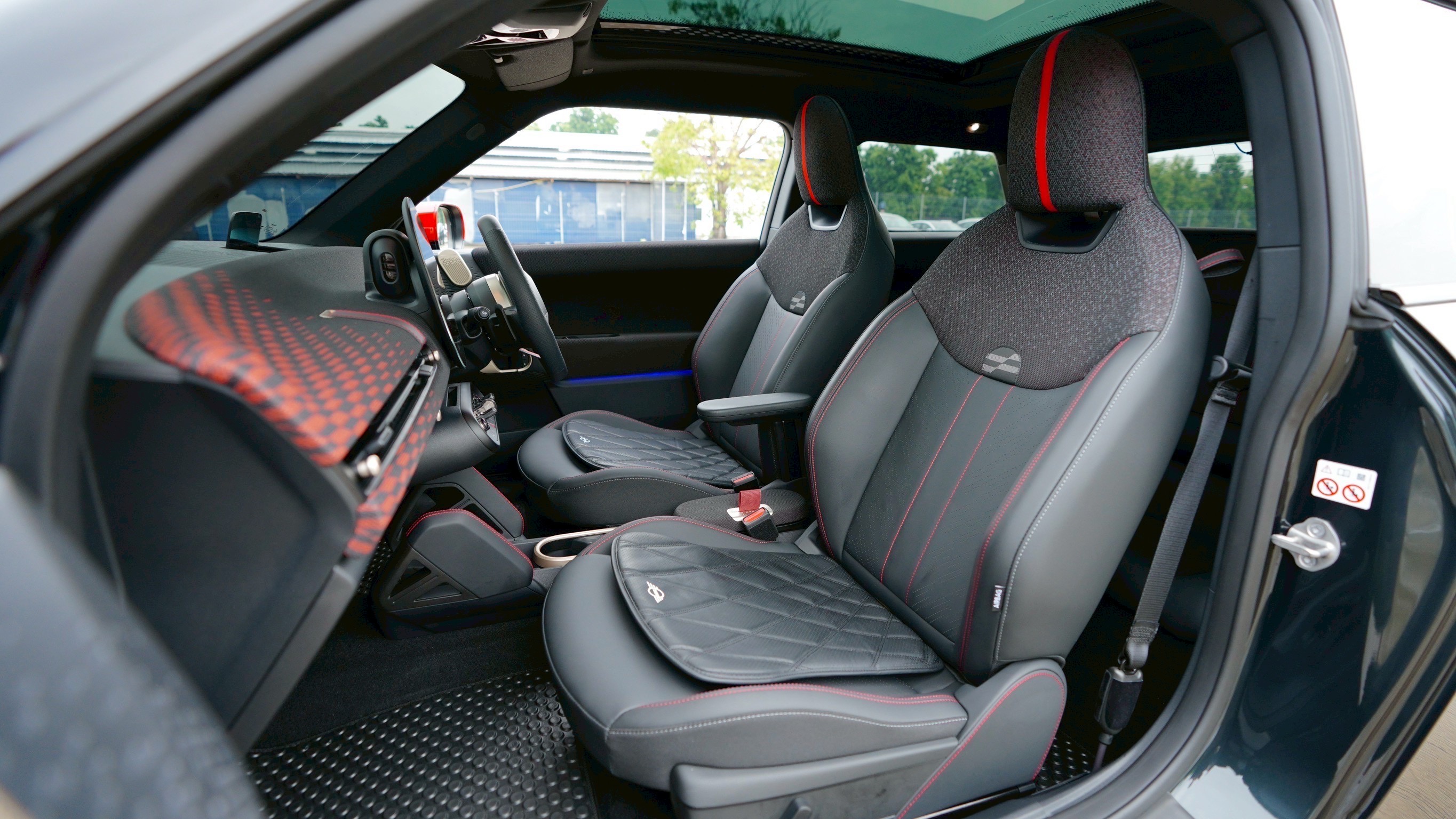 MINI SE JCW J01 Electric ปี 2025