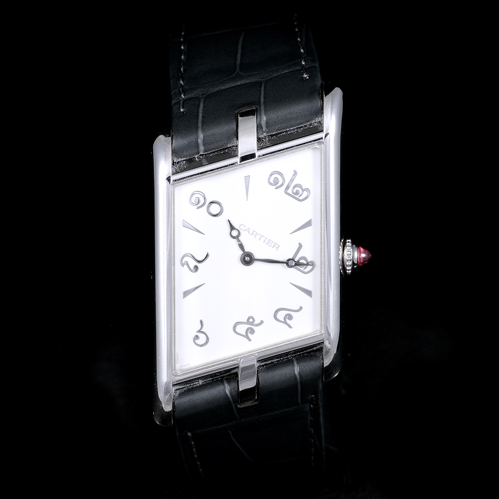 **ขายแล้ว** Cartier Tank Asymétrique Siam Limited Edition, หน้าปัดสีขาว หลักชั่วโมงตัวเลขไทย ตัวเรือนPlatinum 55เรือน มีกล่องใบ ปี2021 ไขลาน ขนาด 47.15 x 26.2 mm