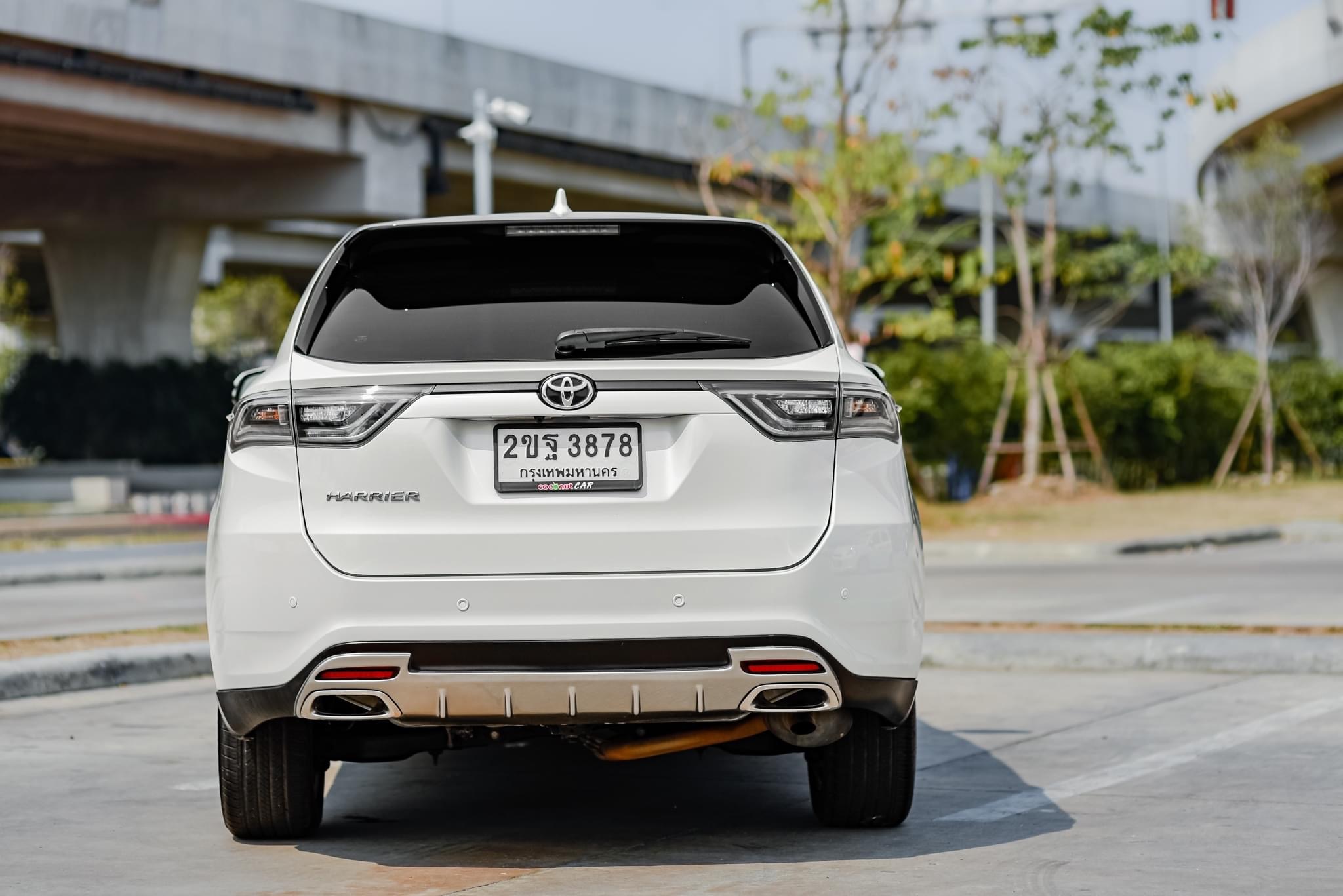 Toyota Harrier 2.0L Premium ปี 2014