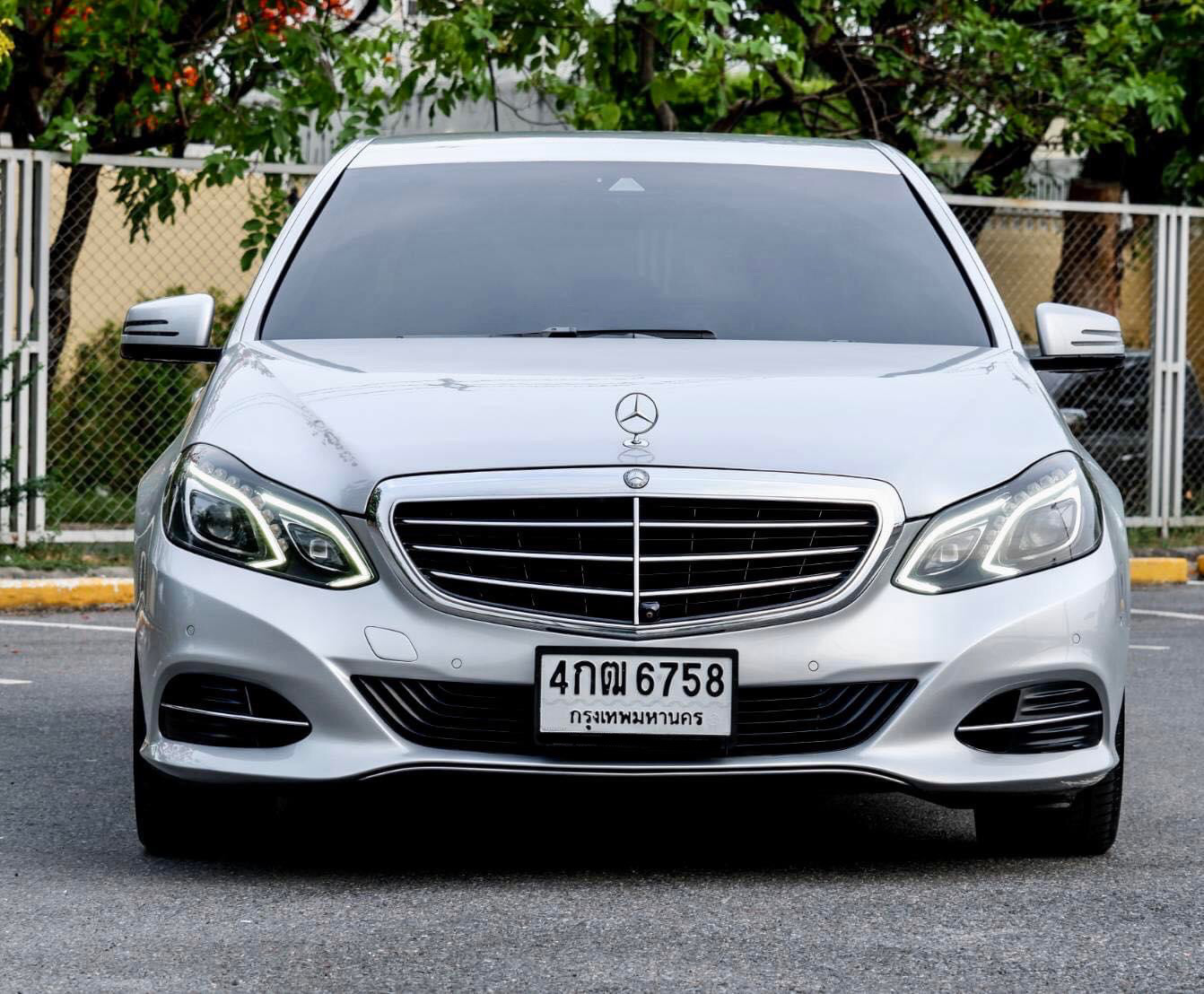 Benz W212 E300 Diesel Bluetec Hybrid Executive Fulloption ปี 2015