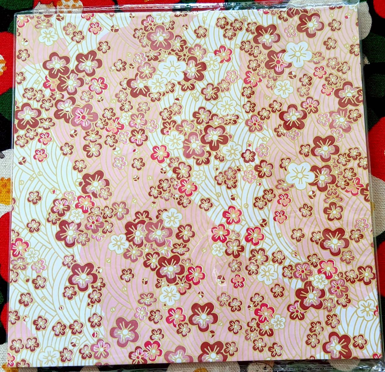 Origami paper กระดาษพับ โอริกามิ ลายญี่ปุ่น สวยมาก หายากมากๆ จากญี่ปุ่น Size : 15 x 15 cm 2 ลาย 30 แผ่น
