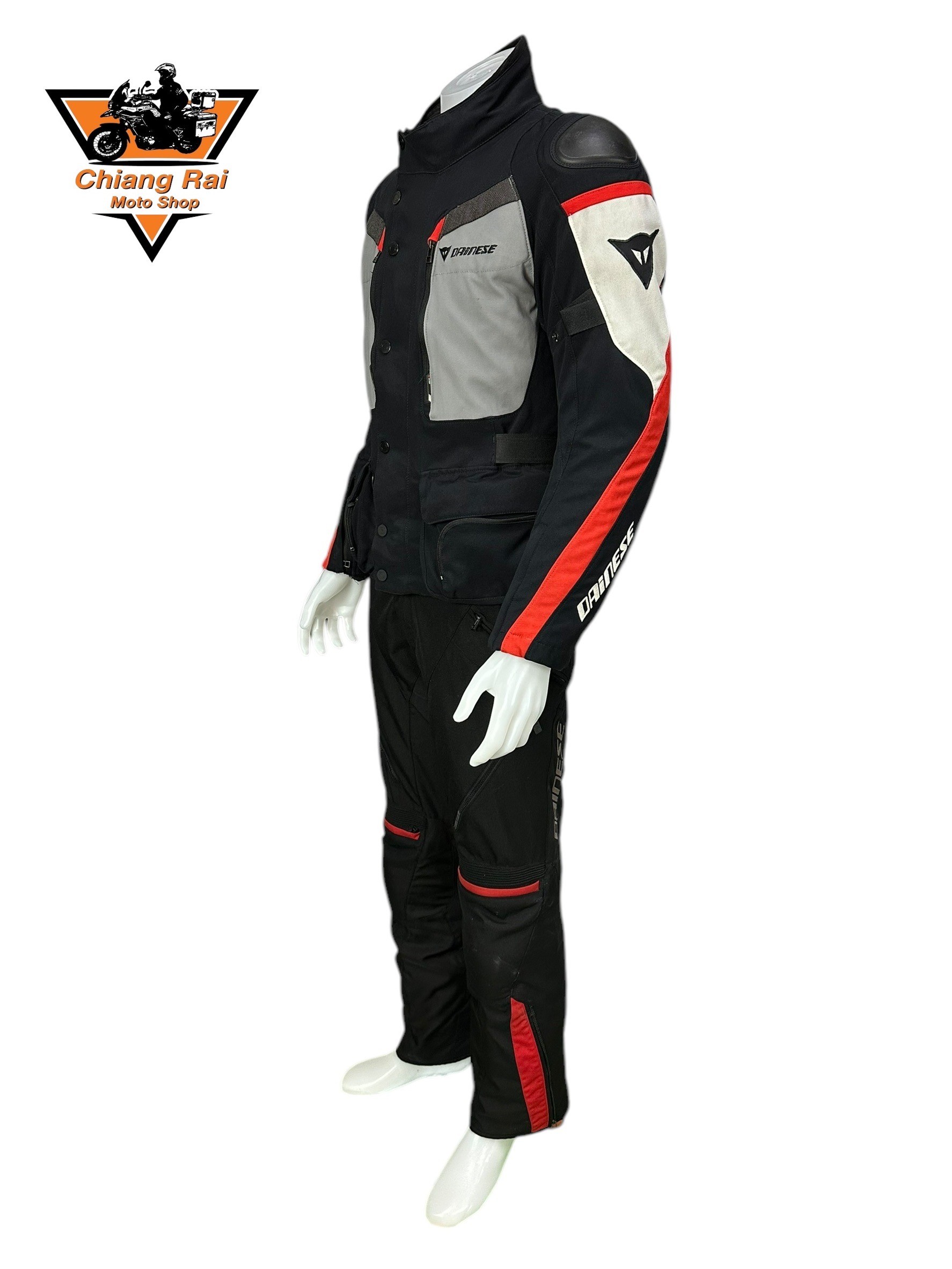 ชุดสำหรับขี่มอเตอร์ไซด์ (มือสอง) SET 027 ชุดทัวริ่ง เสื้อการ์ด + กางเกง ยี่ห้อ***dainese***
