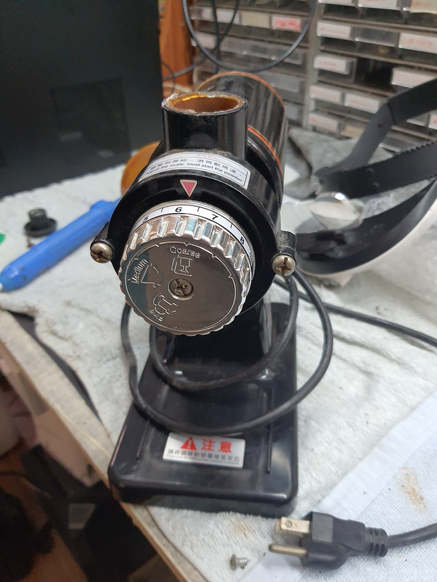 ซ่อมเครื่องบดเมล็ดกาแฟ ยี่ห้อ CREMA รุ่น N75 อาการเครื่องไม่ทำงาน